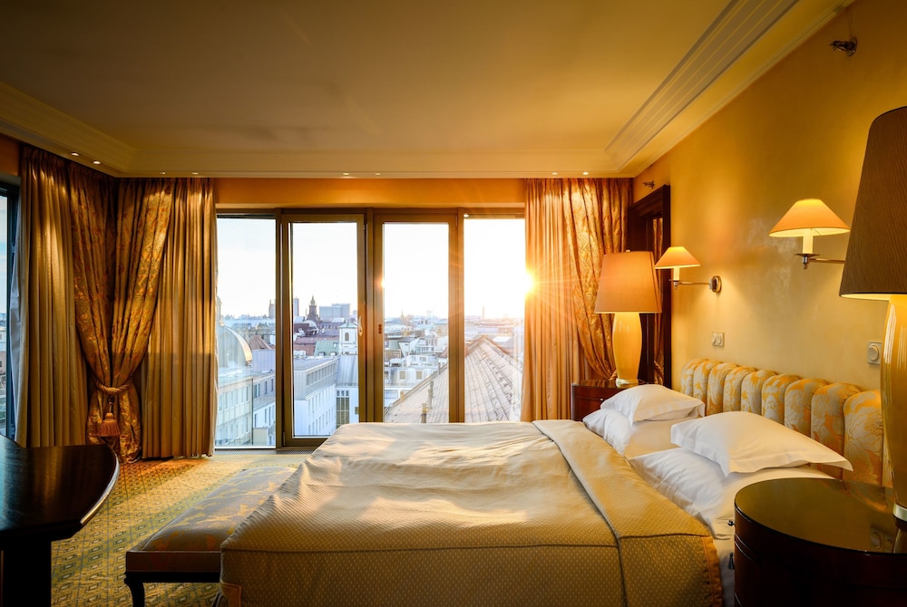 Hotel Bayerischer Hof - The Leading Hotels of the World — Hotel rooms in Munich, Bavaria