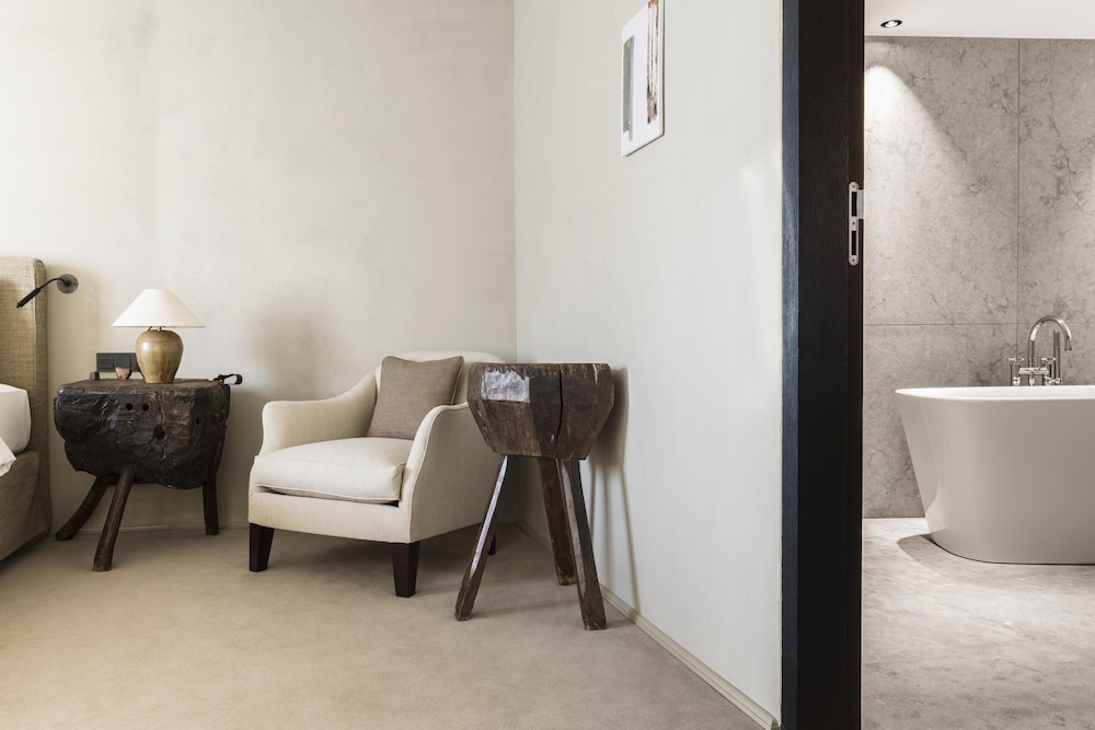 Hotel Bayerischer Hof - The Leading Hotels of the World — Hotel rooms in Munich, Bavaria