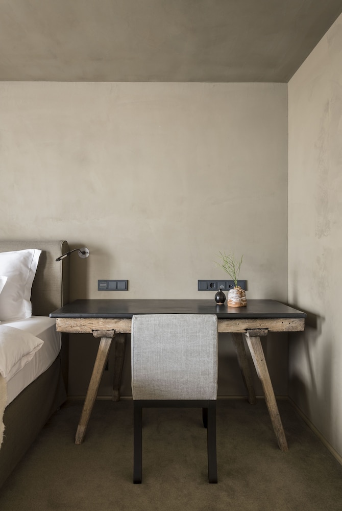 Hotel Bayerischer Hof - The Leading Hotels of the World — Hotel rooms in Munich, Bavaria