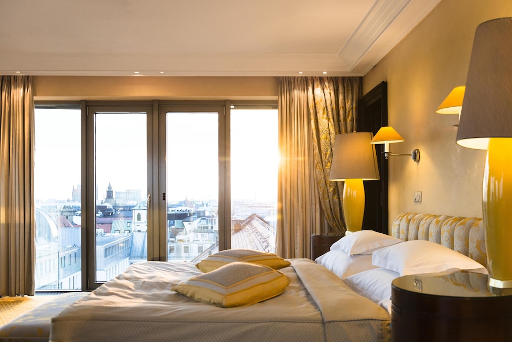 Hotel Bayerischer Hof - The Leading Hotels of the World — Hotel rooms in Munich, Bavaria