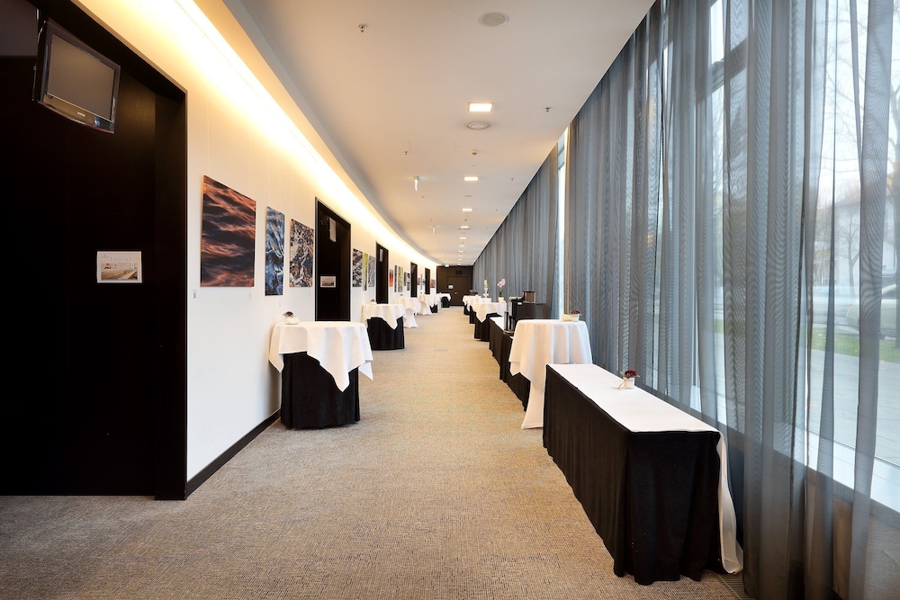 Eurostars Grand Central — Hotel building in Munich, Bavaria