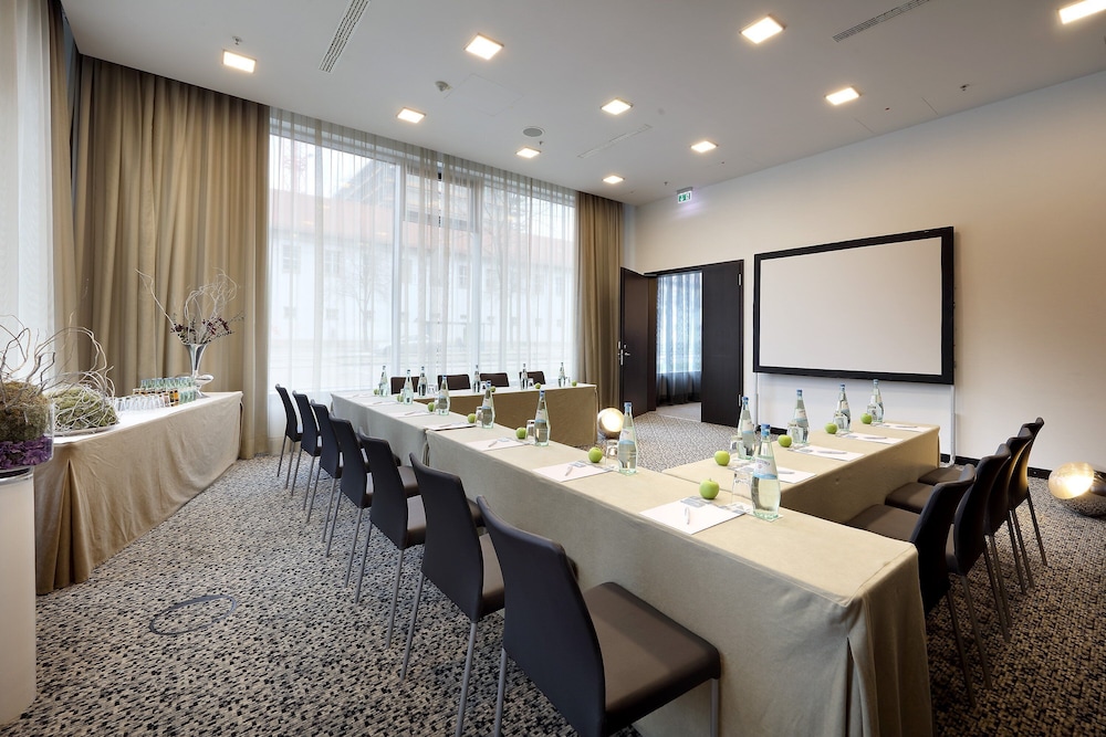 Eurostars Grand Central — Hotel building in Munich, Bavaria