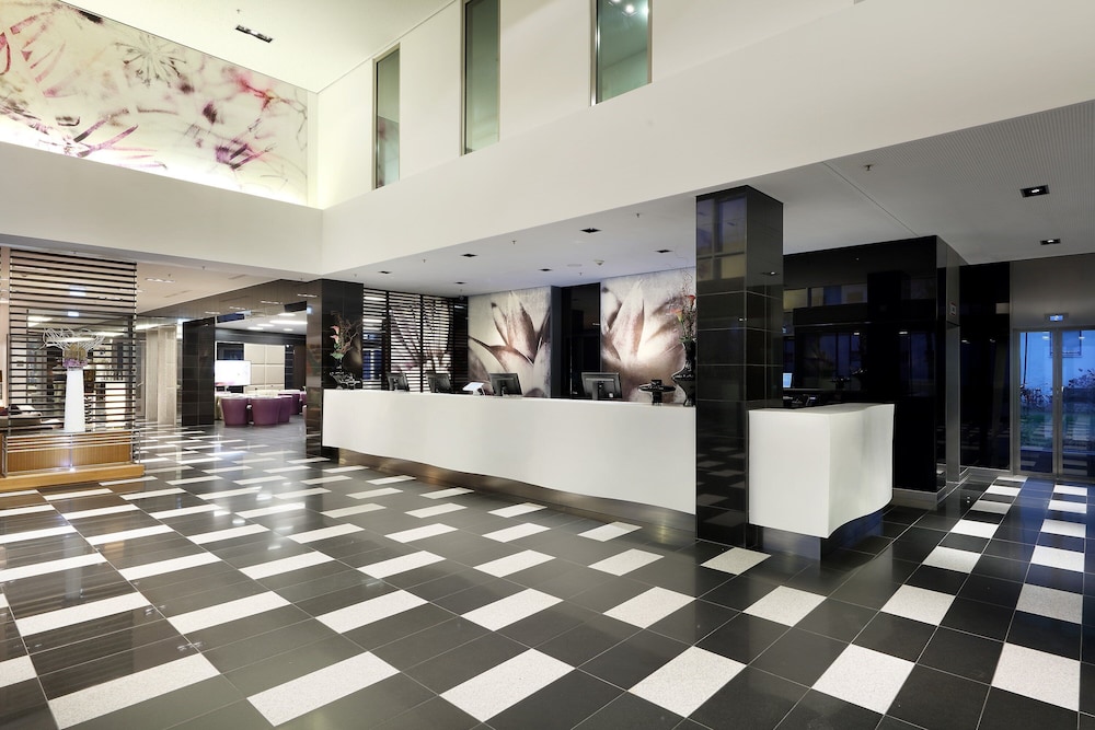 Eurostars Grand Central — Hotel building in Munich, Bavaria