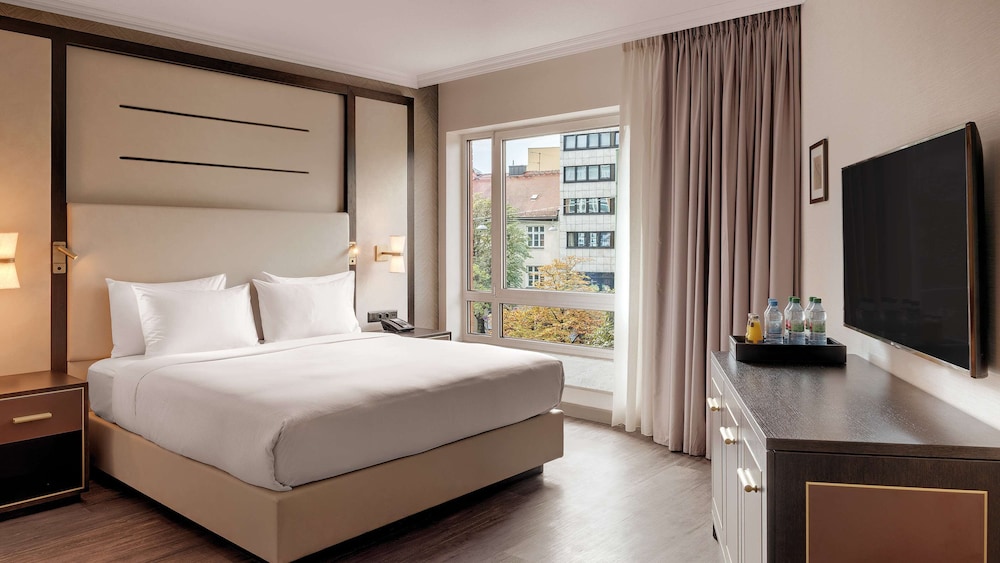 Hilton Munich City — Hotel rooms in Munich, Bavaria
