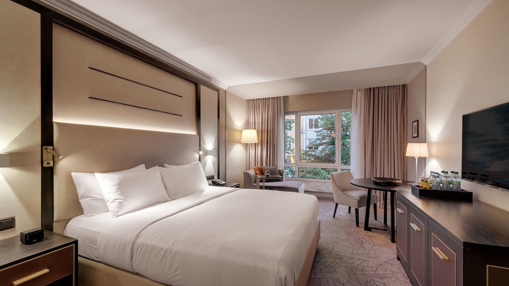 Hilton Munich City — Hotel rooms in Munich, Bavaria
