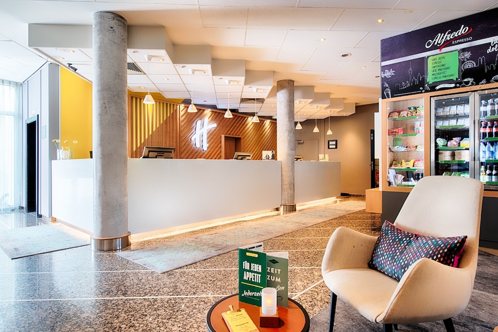Holiday Inn Munich - South by IHG — Hotel building in Munich, Bavaria