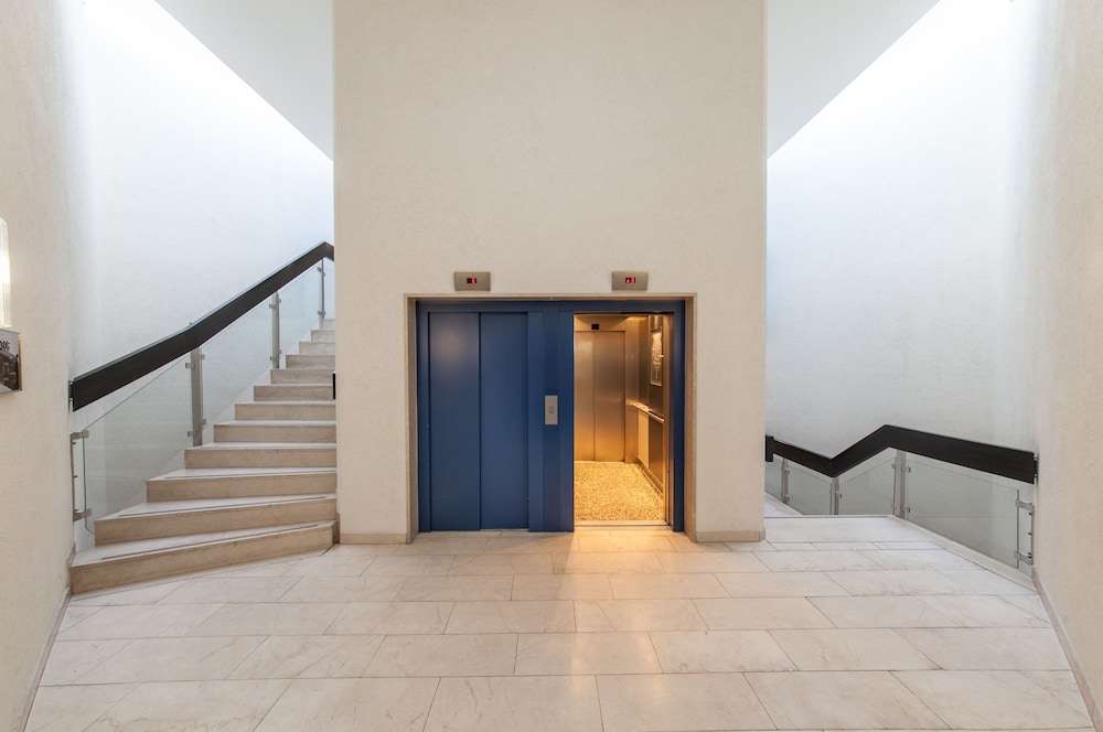 Holiday Inn Munich - South by IHG — Hotel building in Munich, Bavaria