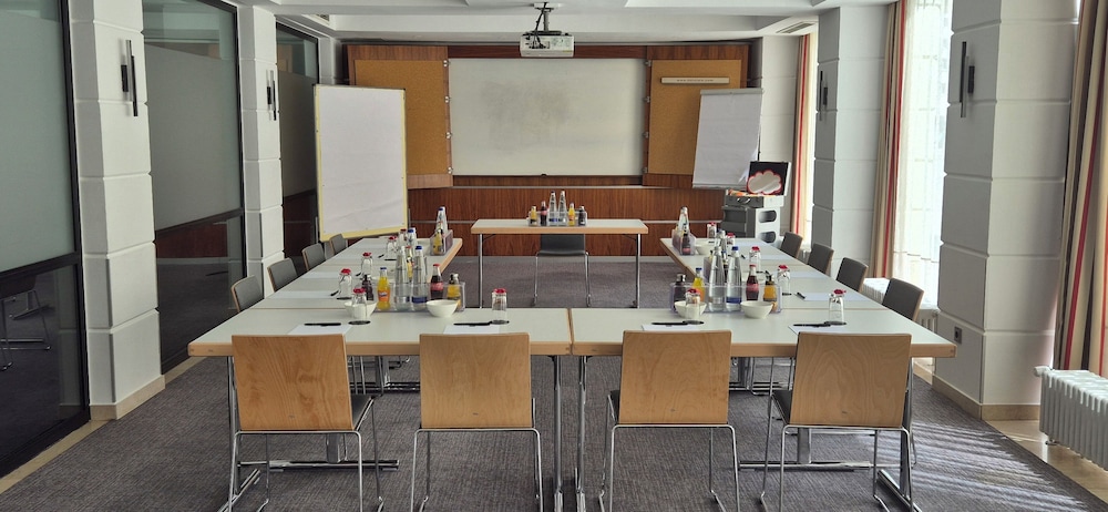 K+K Hotel am Harras — Hotel building in Munich, Bavaria