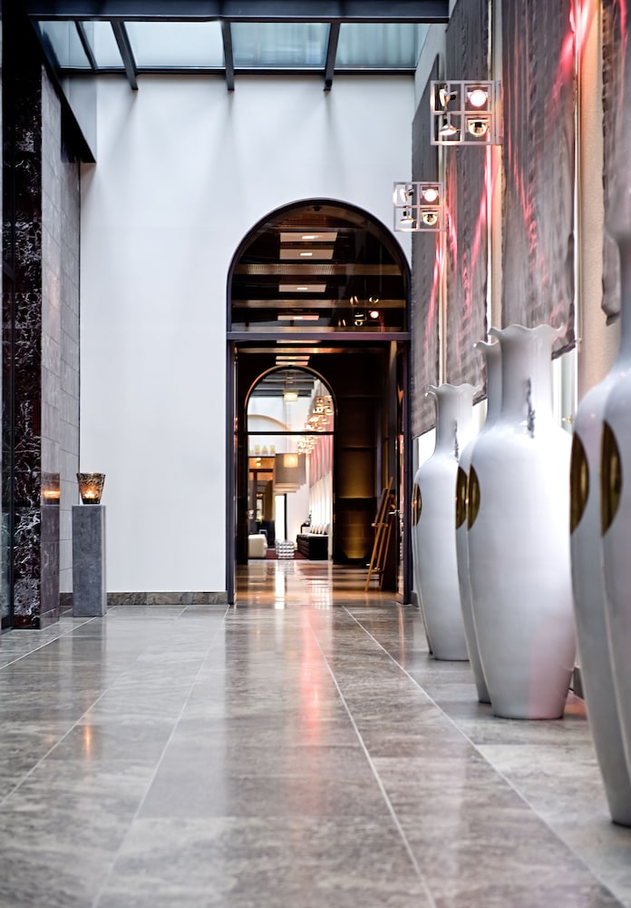 Sofitel Munich Bayerpost — Hotel building in Munich, Bavaria