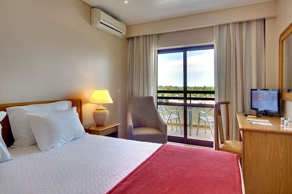 Hotel Alba — Hotel rooms in Monte Gordo, Faro