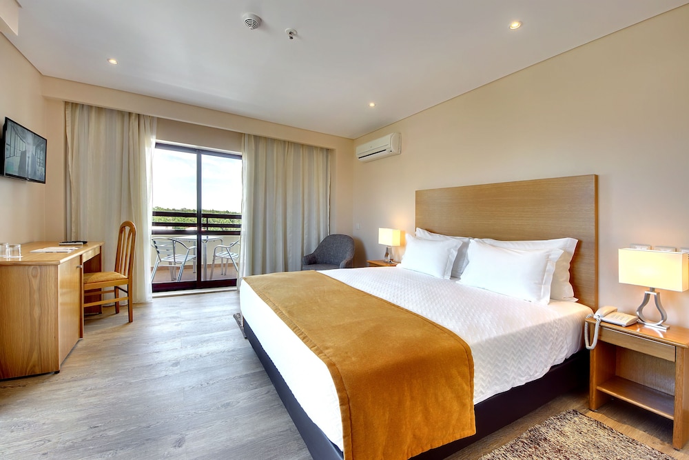 Hotel Alba — Hotel rooms in Monte Gordo, Faro