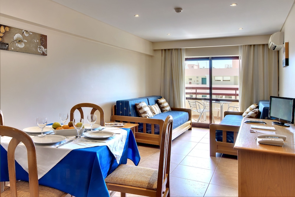 Hotel Alba — Hotel rooms in Monte Gordo, Faro