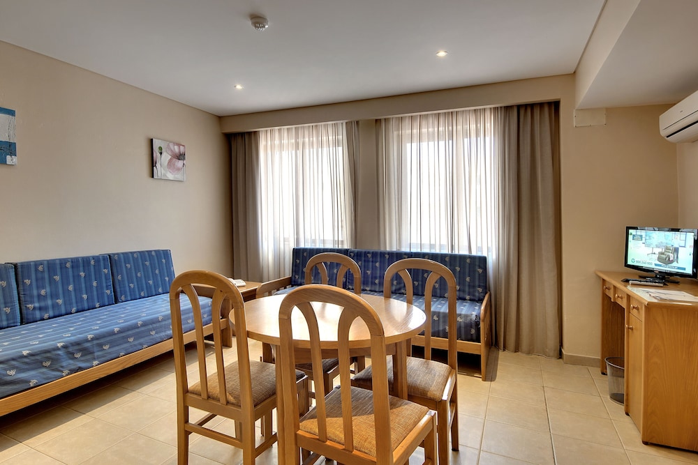 Hotel Alba — Hotel rooms in Monte Gordo, Faro