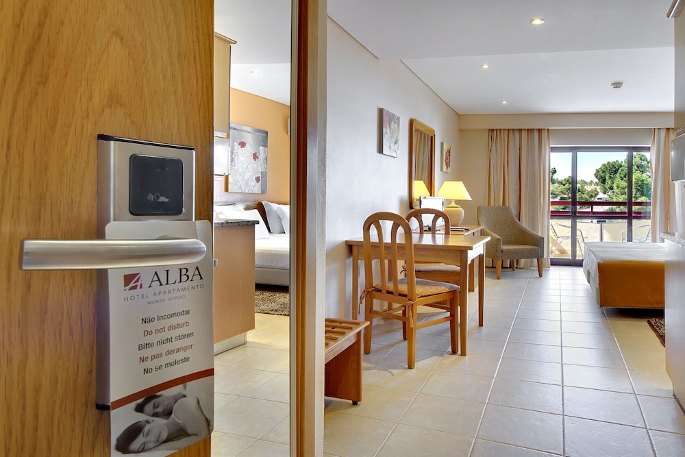 Hotel Alba — Hotel rooms in Monte Gordo, Faro