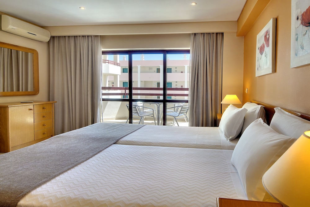 Hotel Alba — Hotel rooms in Monte Gordo, Faro