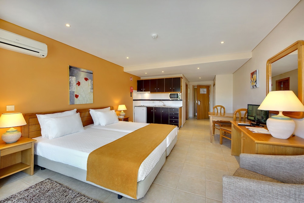 Hotel Alba — Hotel rooms in Monte Gordo, Faro