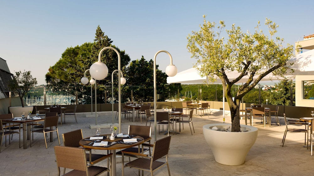 Park Plaza Verudela Pula — Restaurant & bars in Pula, Istria