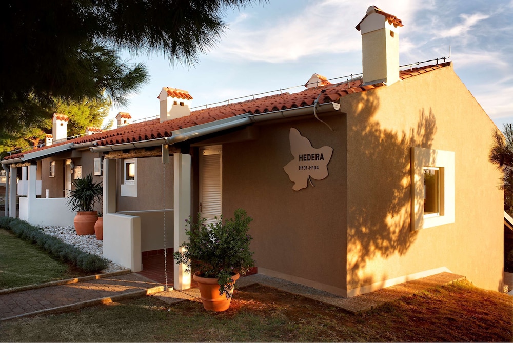 Park Plaza Verudela Pula — Hotel building in Pula, Istria