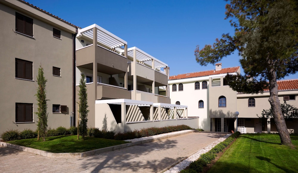 Park Plaza Verudela Pula — Hotel building in Pula, Istria