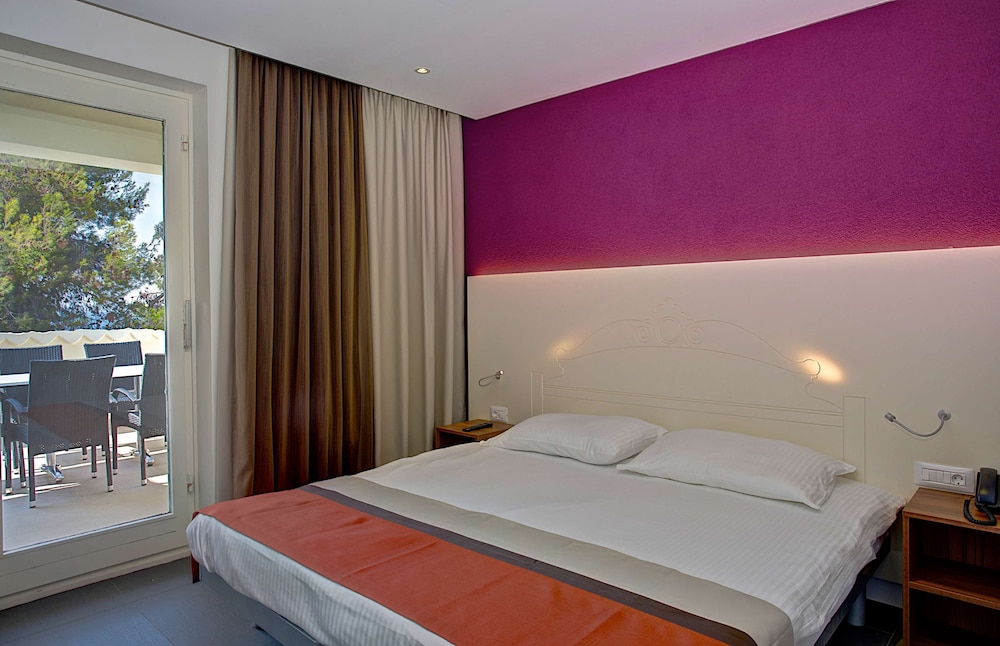 Park Plaza Verudela Pula — Hotel rooms in Pula, Istria