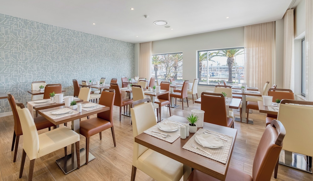 Marina Rio — Restaurant & bars in Lagos, Faro
