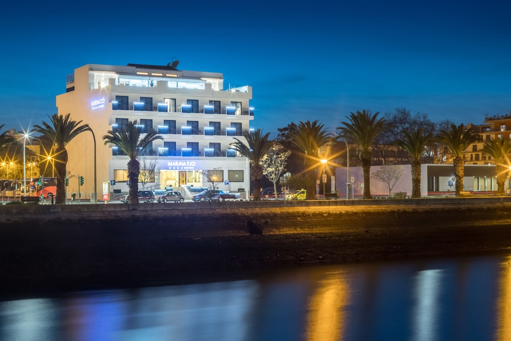 Marina Rio — Hotel building in Lagos, Faro