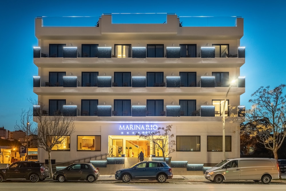 Marina Rio — Hotel building in Lagos, Faro
