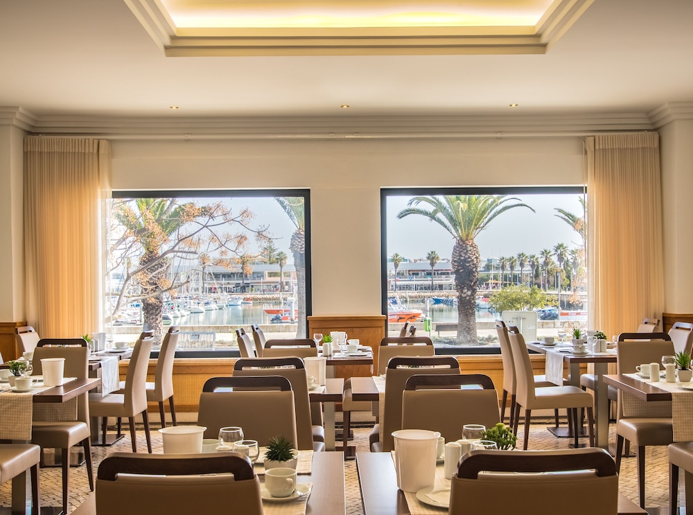 Marina Rio — Restaurant & bars in Lagos, Faro