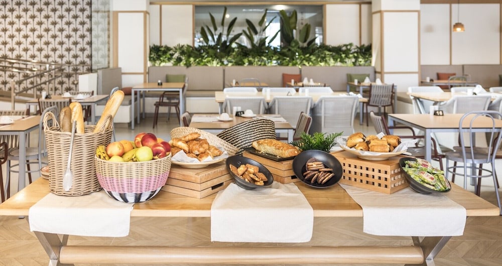 Hotel LIVVO Anamar Suites — Restaurant & bars in Playa del Ingles, Canary Islands