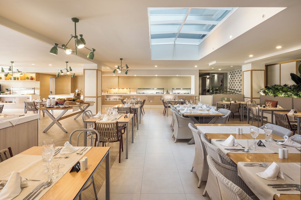 Hotel LIVVO Anamar Suites — Restaurant & bars in Playa del Ingles, Canary Islands