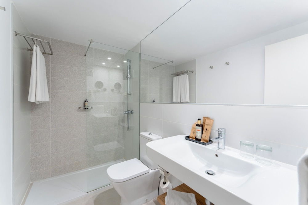 Hotel LIVVO Anamar Suites — Hotel rooms in Playa del Ingles, Canary Islands
