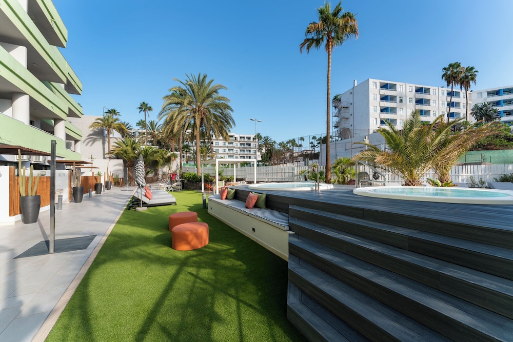 Hotel LIVVO Anamar Suites — Spa in Playa del Ingles, Canary Islands