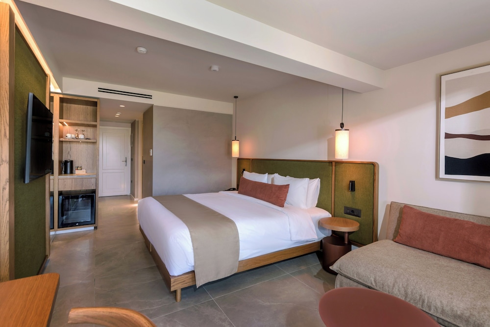 Blue Sea Beach Affiliated by Melia — Hotel rooms in Stalida