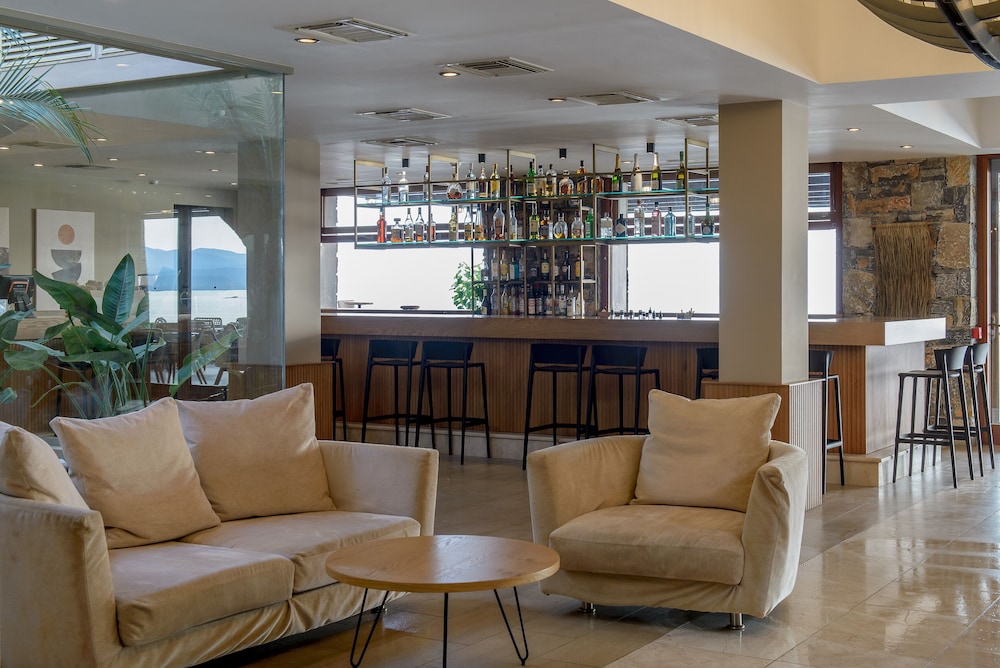 Blue Sea Beach Affiliated by Melia — Restaurant & bars in Stalida
