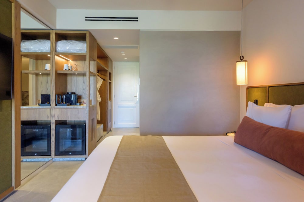Blue Sea Beach Affiliated by Melia — Hotel rooms in Stalida