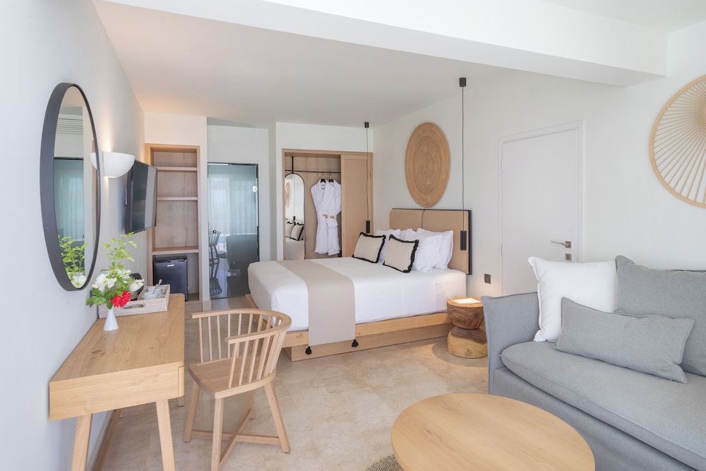 Blue Sea Beach Affiliated by Melia — Hotel rooms in Stalida