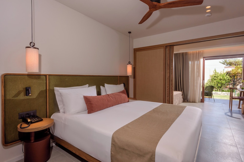 Blue Sea Beach Affiliated by Melia — Hotel rooms in Stalida