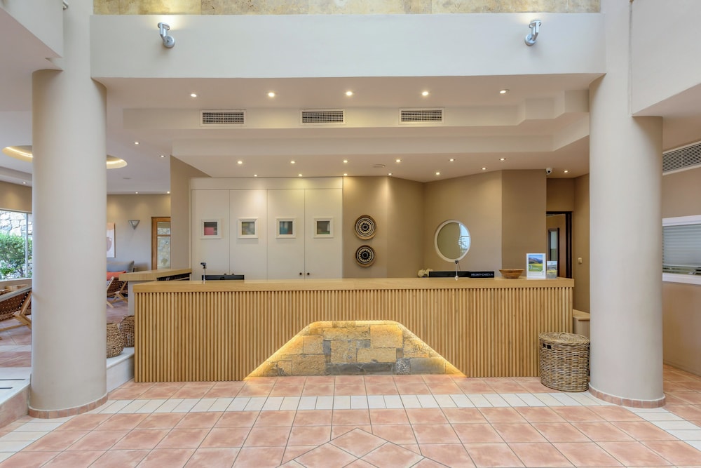 Blue Sea Beach Affiliated by Melia — Hotel building in Stalida