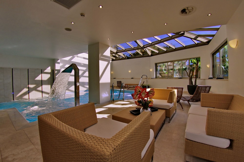 Blue Sea Beach Affiliated by Melia — Swimming pool in Stalida