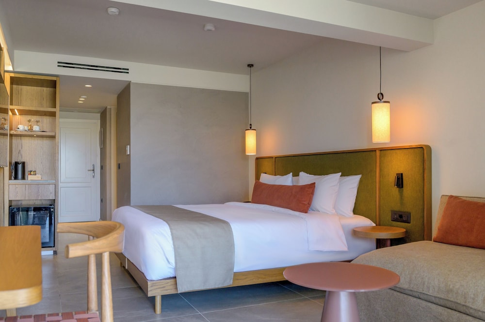Blue Sea Beach Affiliated by Melia — Hotel rooms in Stalida