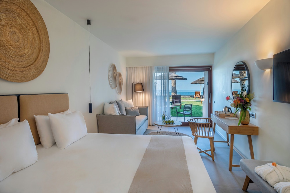 Blue Sea Beach Affiliated by Melia — Hotel rooms in Stalida