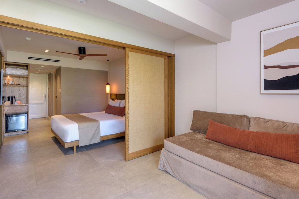 Blue Sea Beach Affiliated by Melia — Hotel rooms in Stalida
