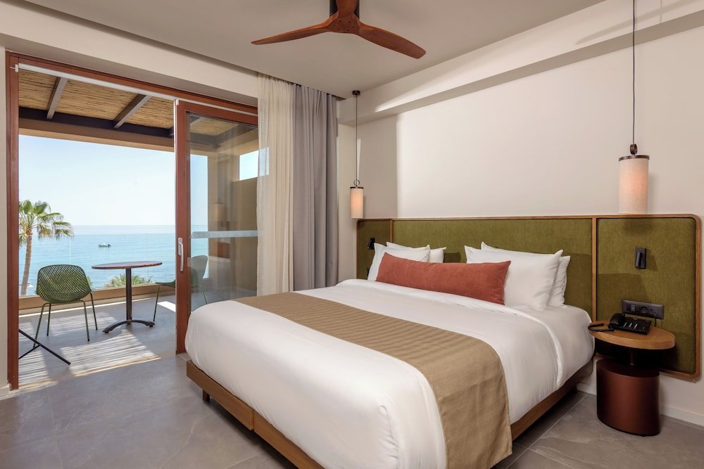 Blue Sea Beach Affiliated by Melia — Hotel rooms in Stalida