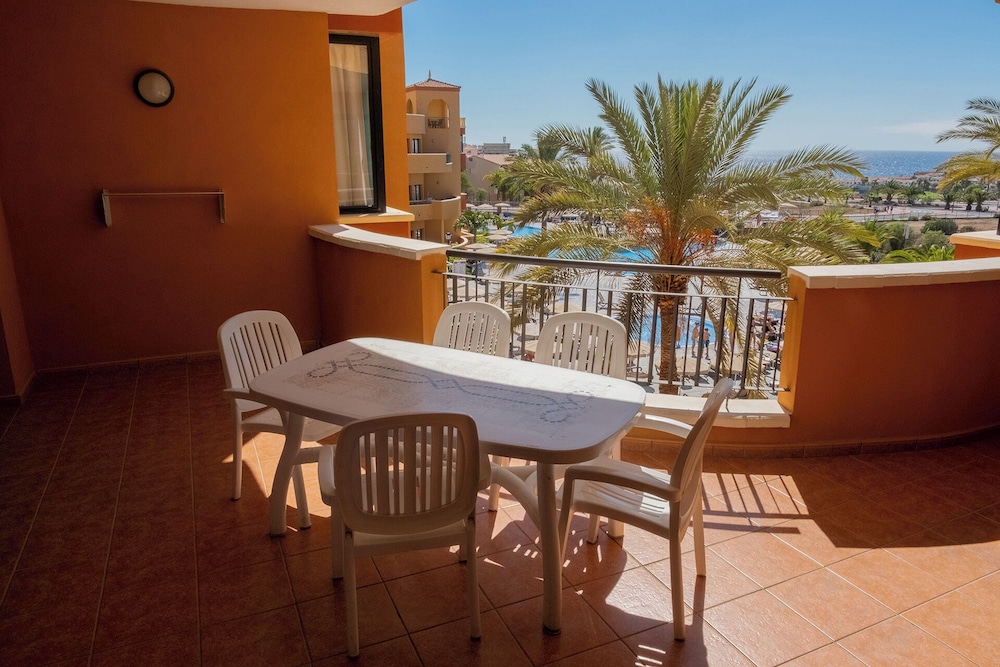 Grand Muthu Golf Plaza Hotel — Hotel rooms in Golf Del Sur, Canary Islands