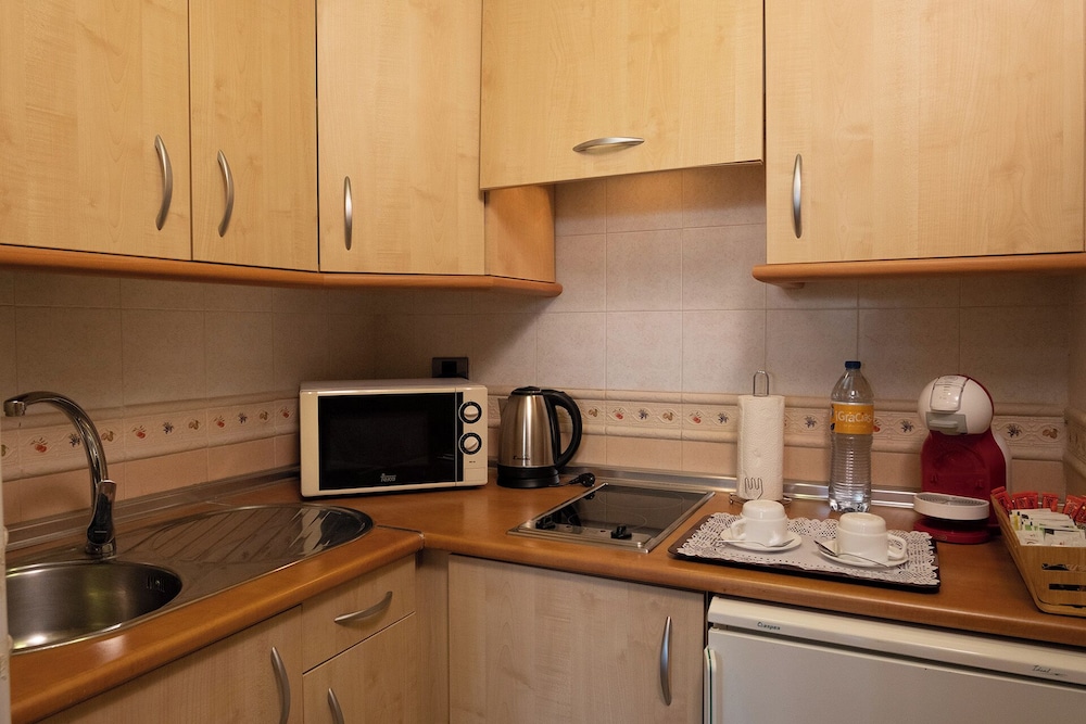 Grand Muthu Golf Plaza Hotel — Hotel rooms in Golf Del Sur, Canary Islands