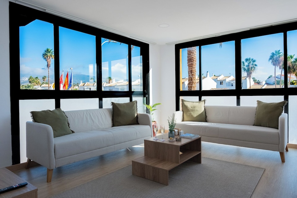 Grand Muthu Golf Plaza Hotel — Hotel rooms in Golf Del Sur, Canary Islands