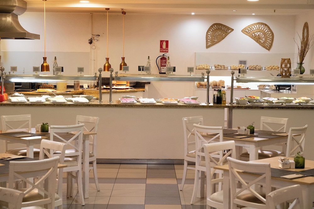 Grand Muthu Golf Plaza Hotel — Restaurant & bars in Golf Del Sur, Canary Islands