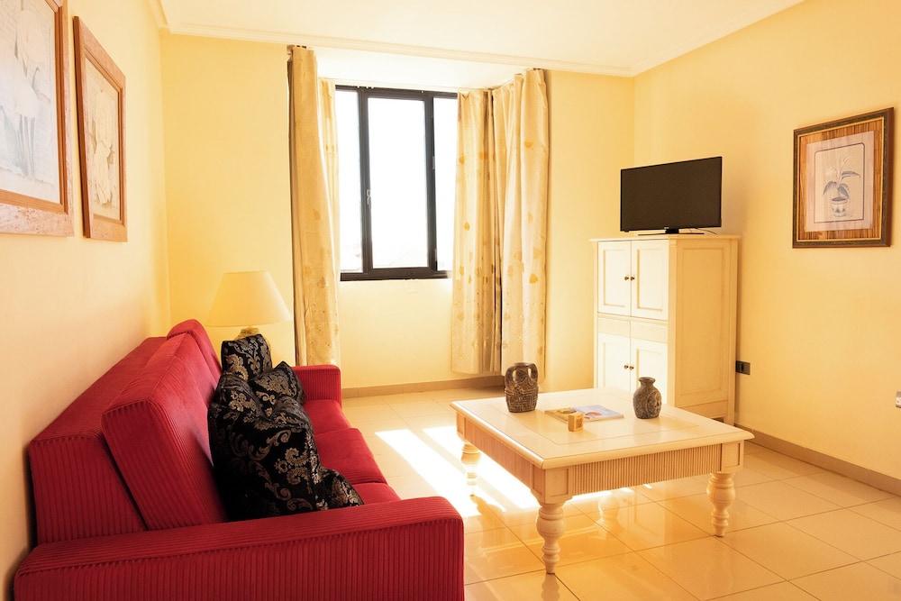 Grand Muthu Golf Plaza Hotel — Hotel rooms in Golf Del Sur, Canary Islands
