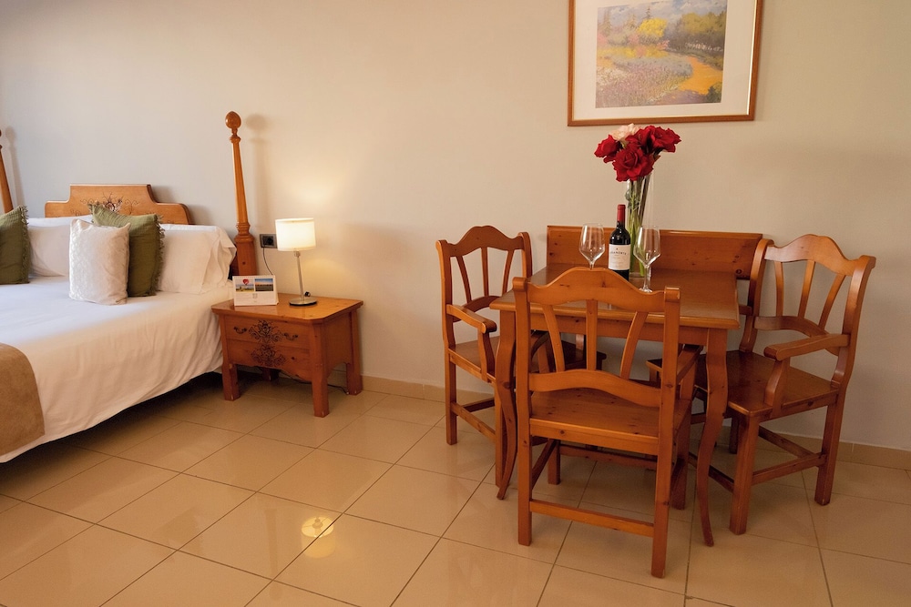 Grand Muthu Golf Plaza Hotel — Hotel rooms in Golf Del Sur, Canary Islands