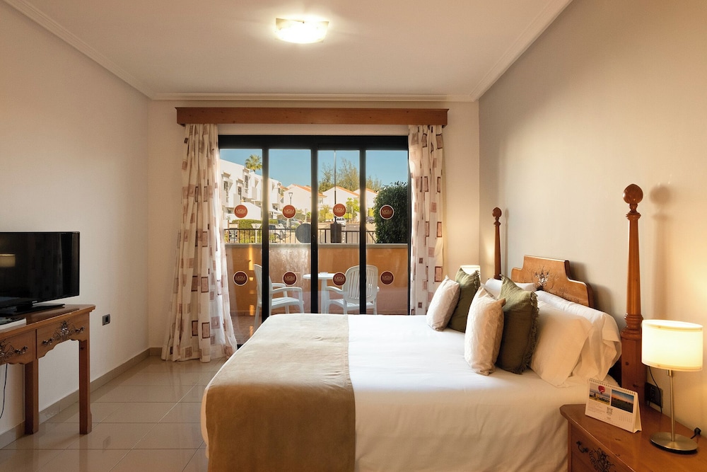 Grand Muthu Golf Plaza Hotel — Hotel rooms in Golf Del Sur, Canary Islands